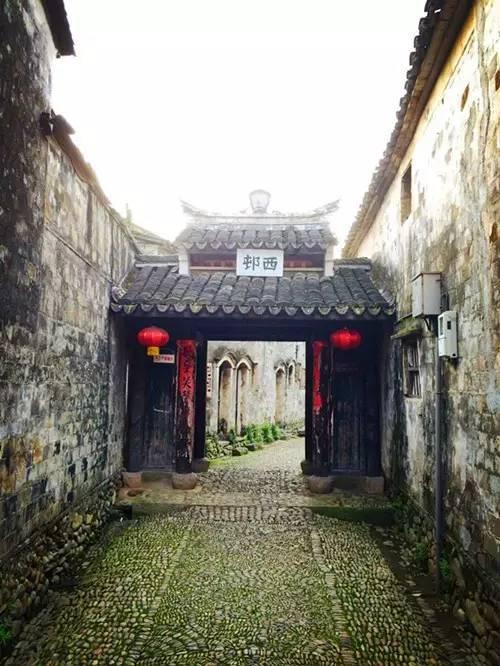 西游记中,龙王和阎王一起拜见玉帝,为何只接见龙王却不接见阎王